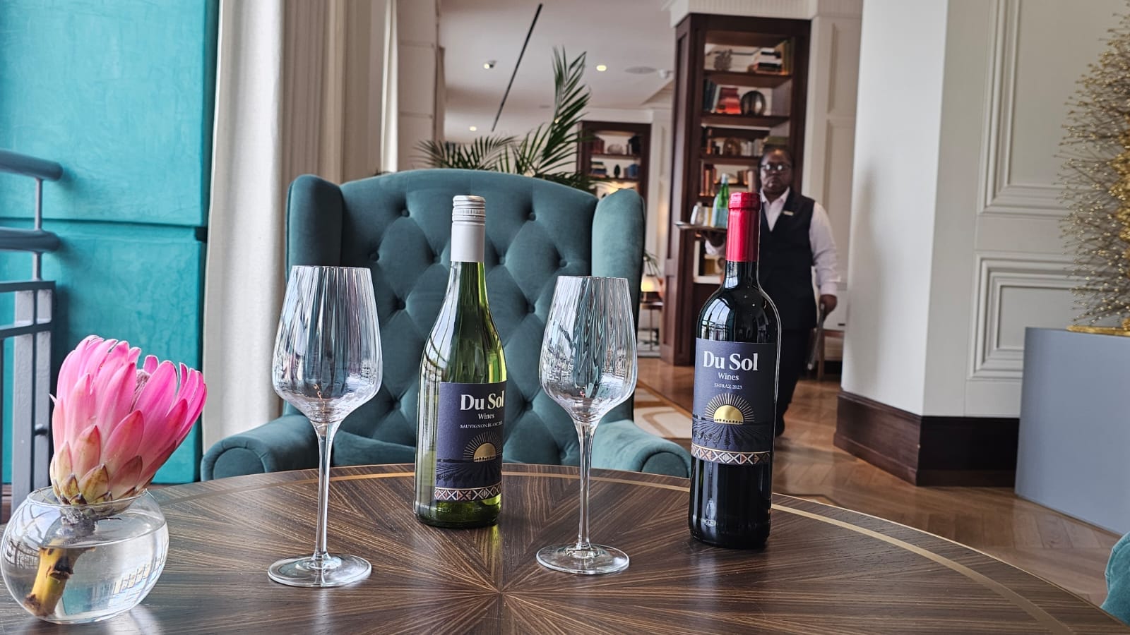 Du Sol Sauvignon Blanc and Shiraz poured in a hotel lounge