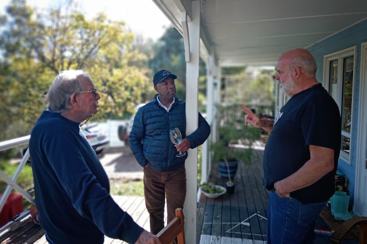 Conversation on the stoep